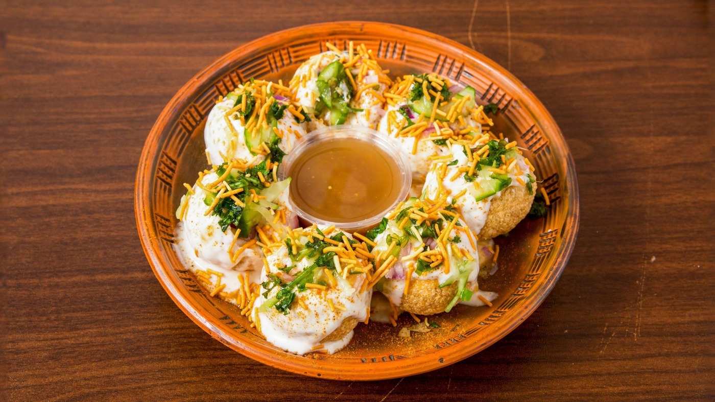 Doi fuska — crisp shells with cool yogurt and tamarind